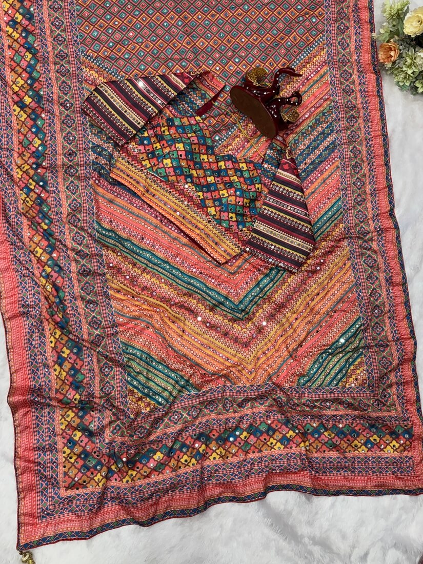 Multicolor Tantalizing - fabric detail