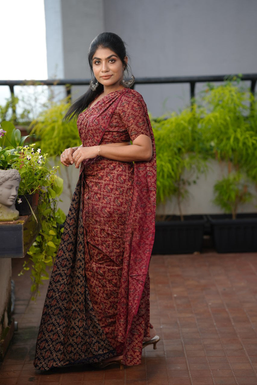Maroon Mul Cotton Saree - pocket detail