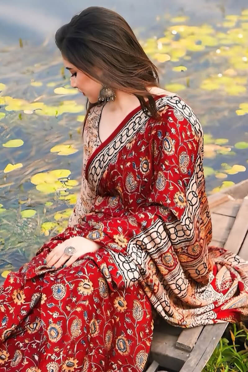 Red Crape Silk Saree - blouse piece