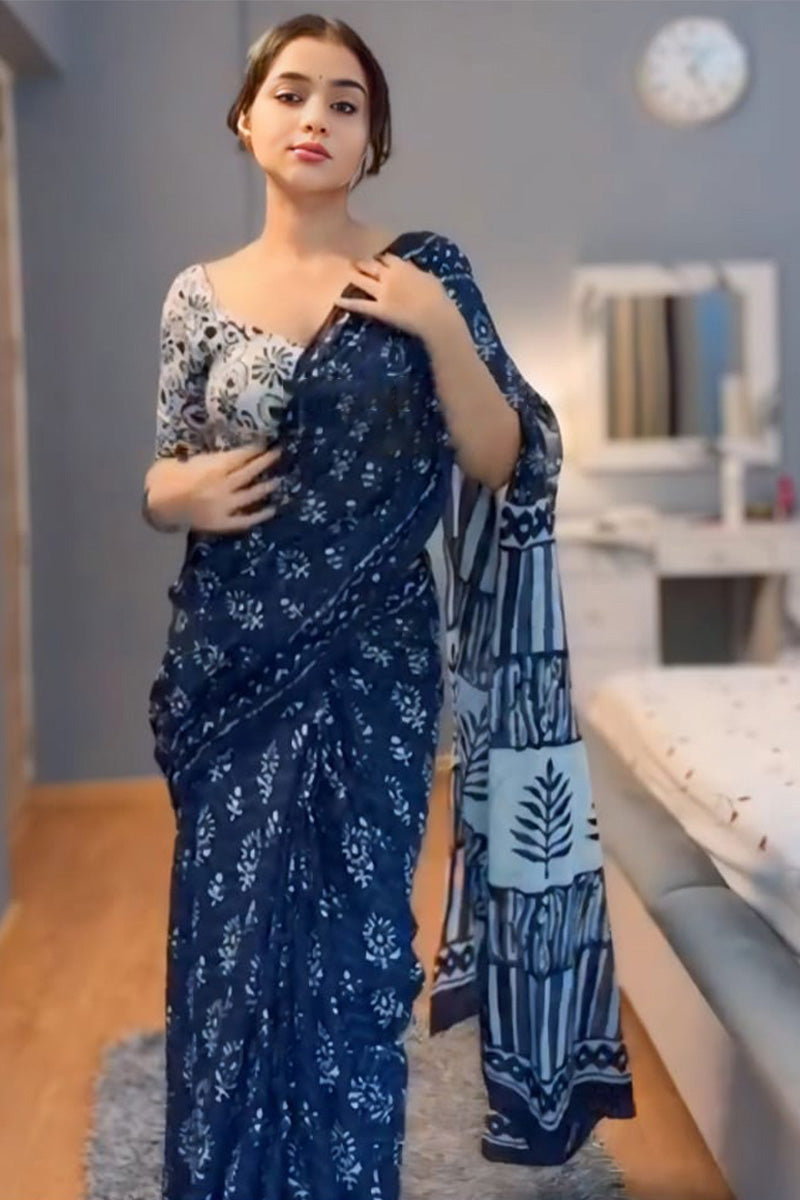 Blue Cotton Saree - fabric detail