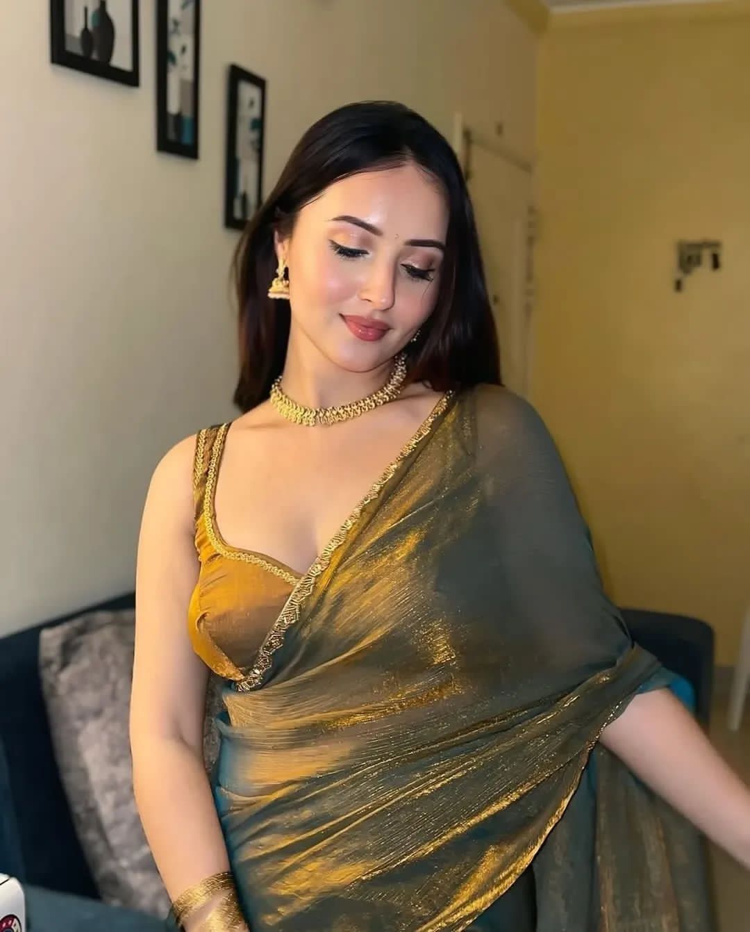 Green Fancy Silk Saree - blouse detail